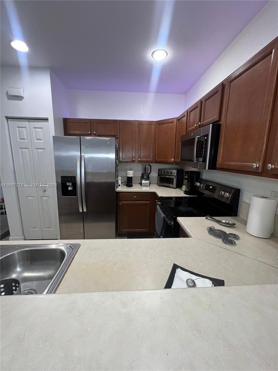 BELLAGIO VILLAS - Residential Lease