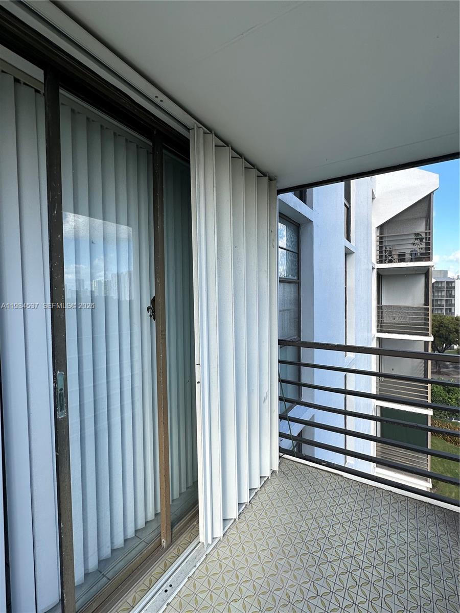 BISCAYA III CONDO - Residential