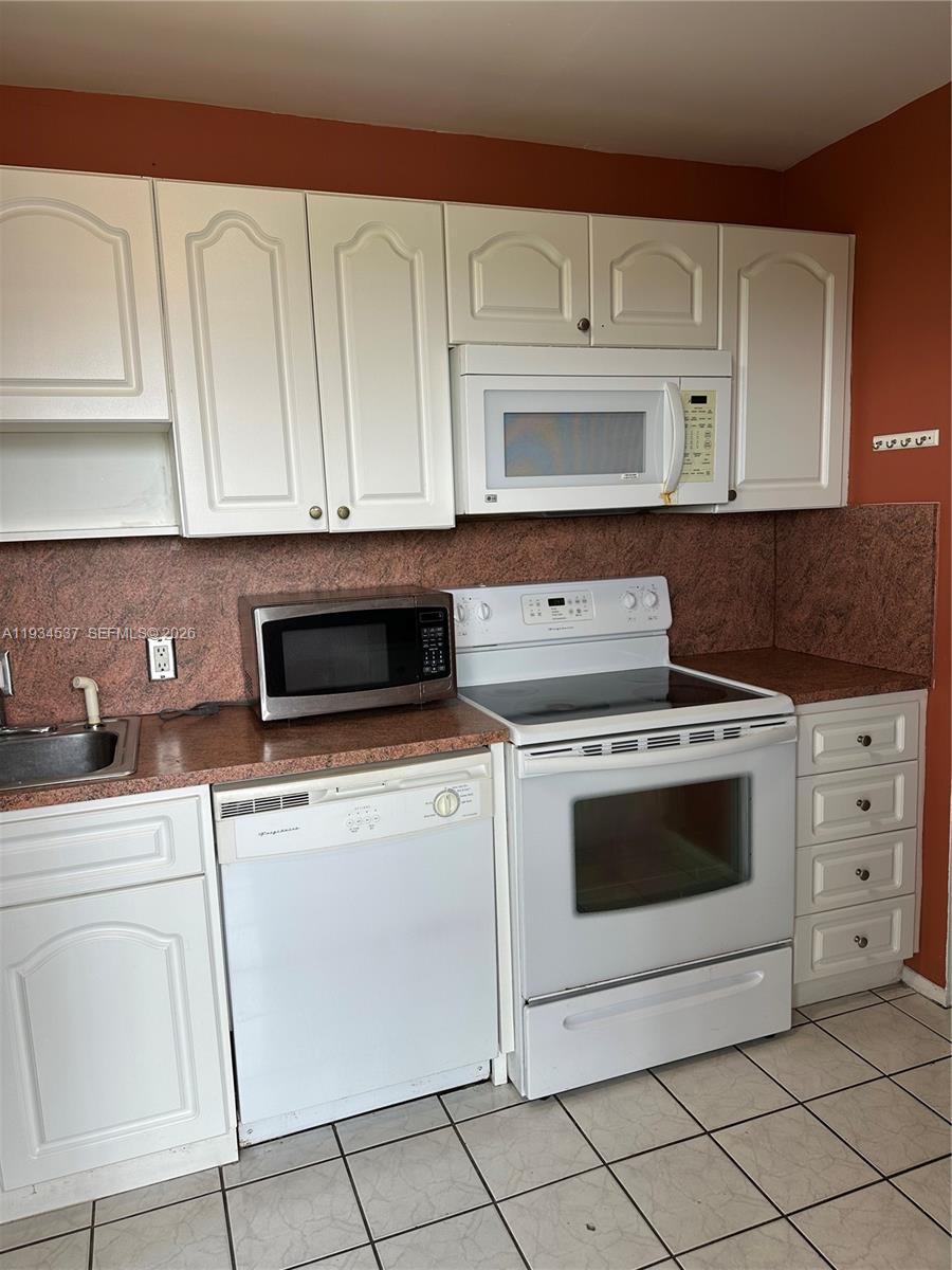 BISCAYA III CONDO - Residential