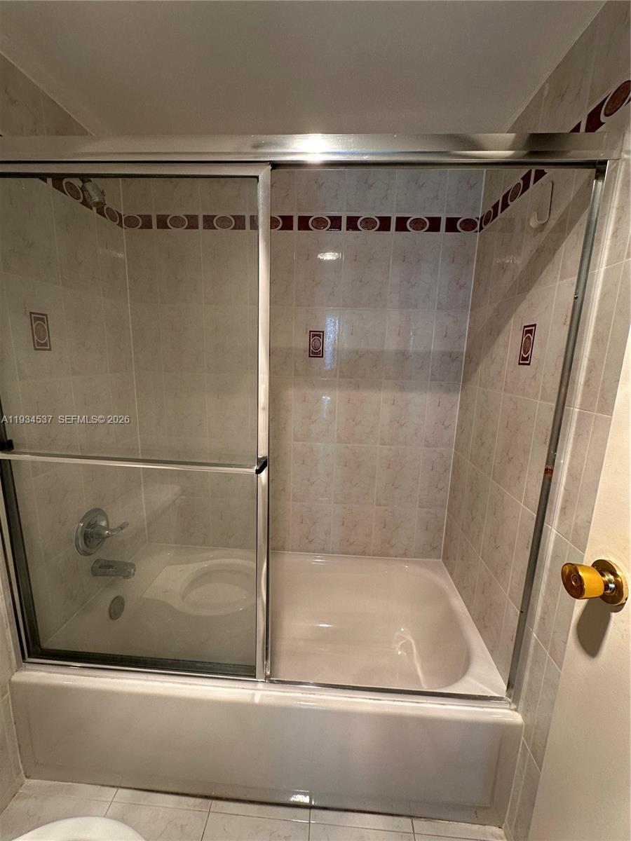 BISCAYA III CONDO - Residential