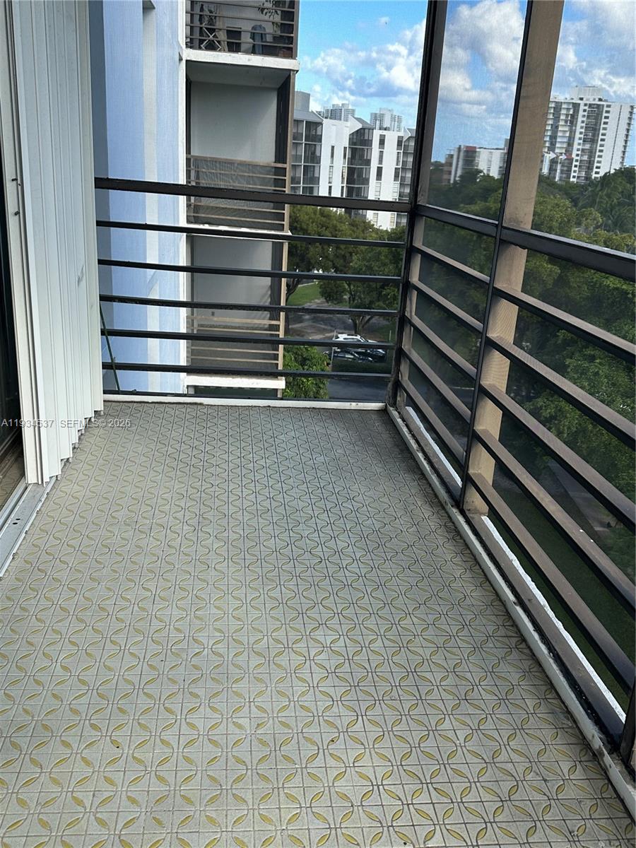 BISCAYA III CONDO - Residential