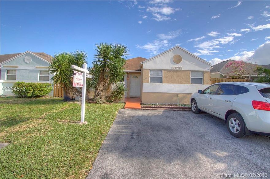 Property features tiled & wood floors, Private fenced backyard w/ screened porch. Conveniently located close to the Turnpike & US1, Southland mall, shopping and restaurants. Motivated Seller. Not a Short Sale not REO. Regular Sale.