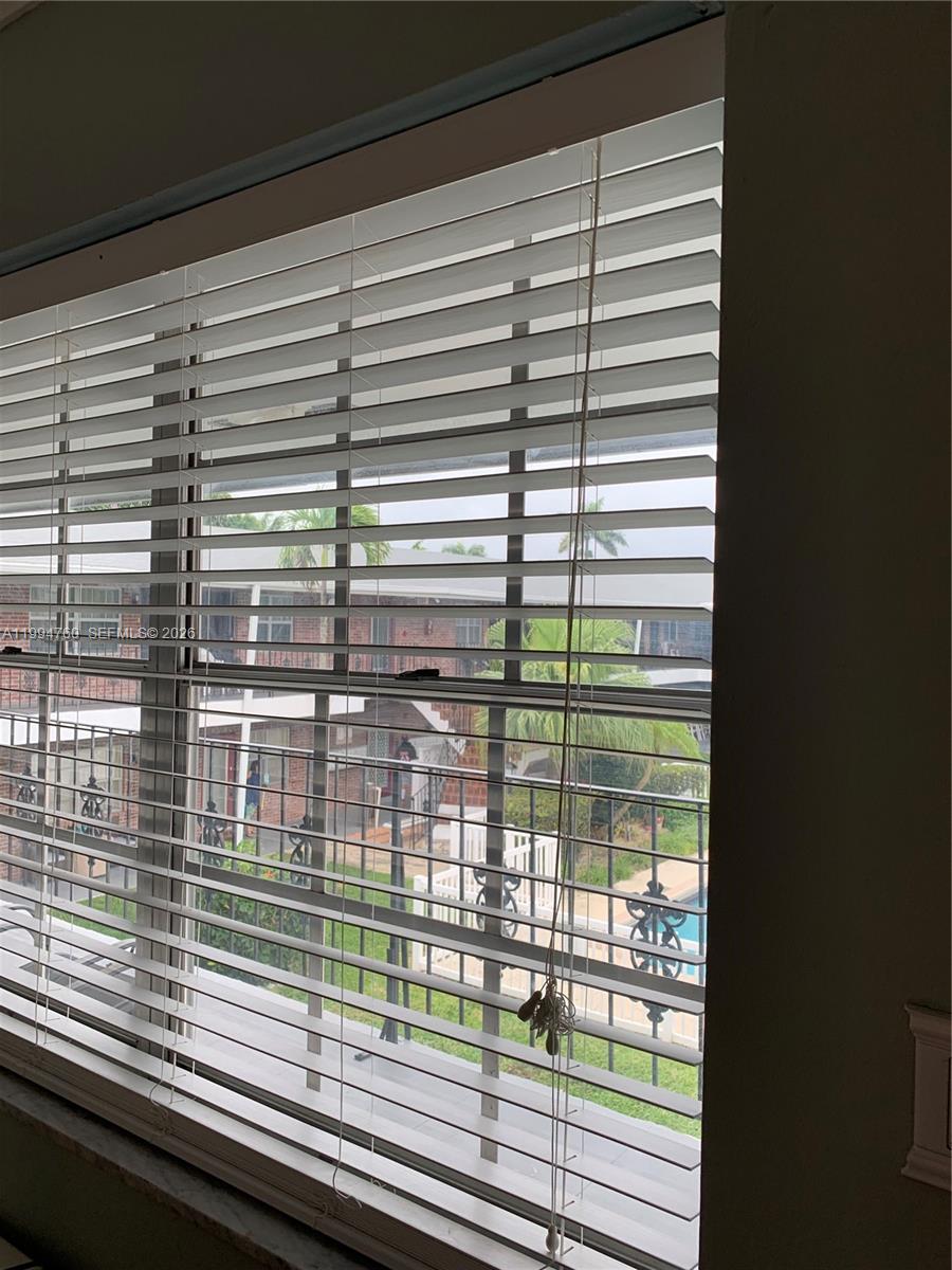 COLONIAL HOUSE - Residential Lease