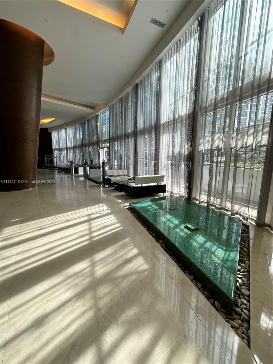 TRUMP ROYALE CONDO - Residential Lease