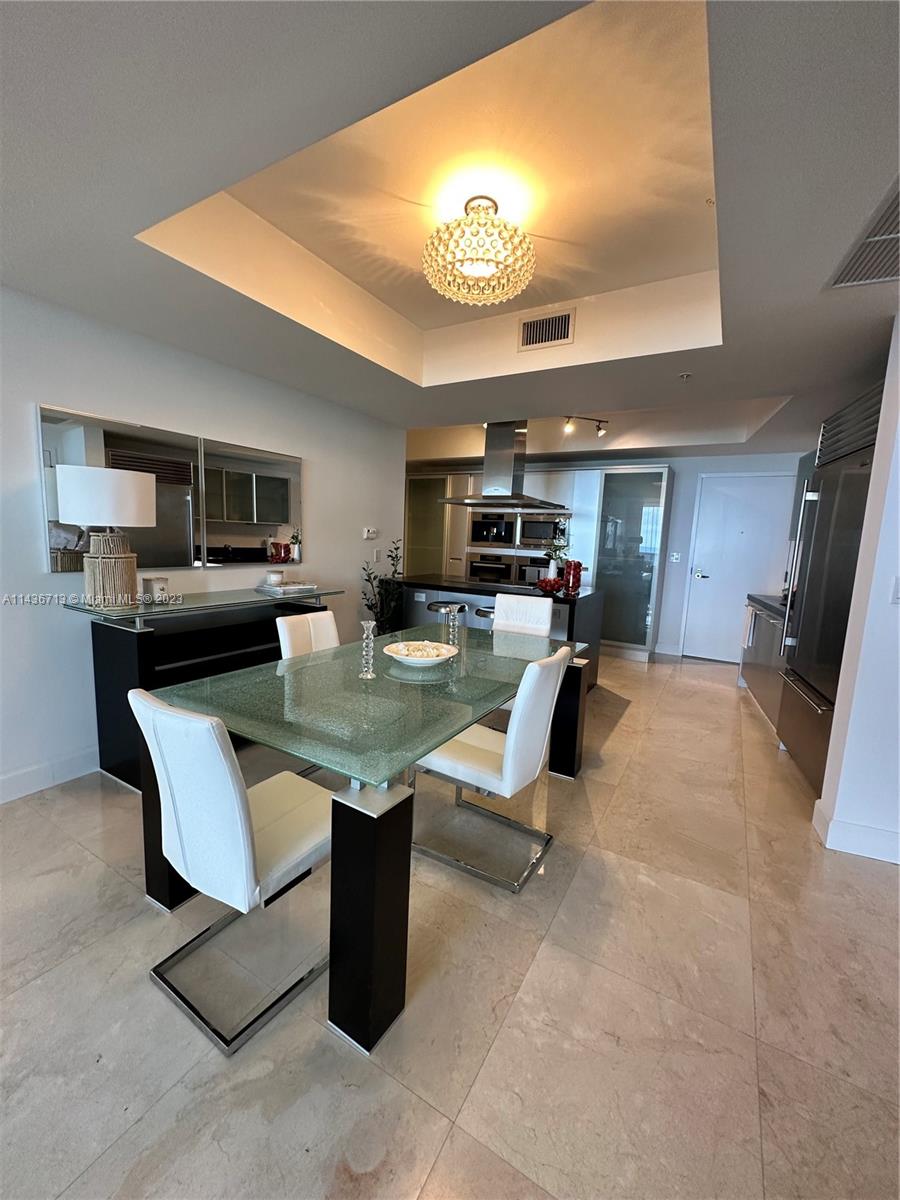 TRUMP ROYALE CONDO - Residential Lease