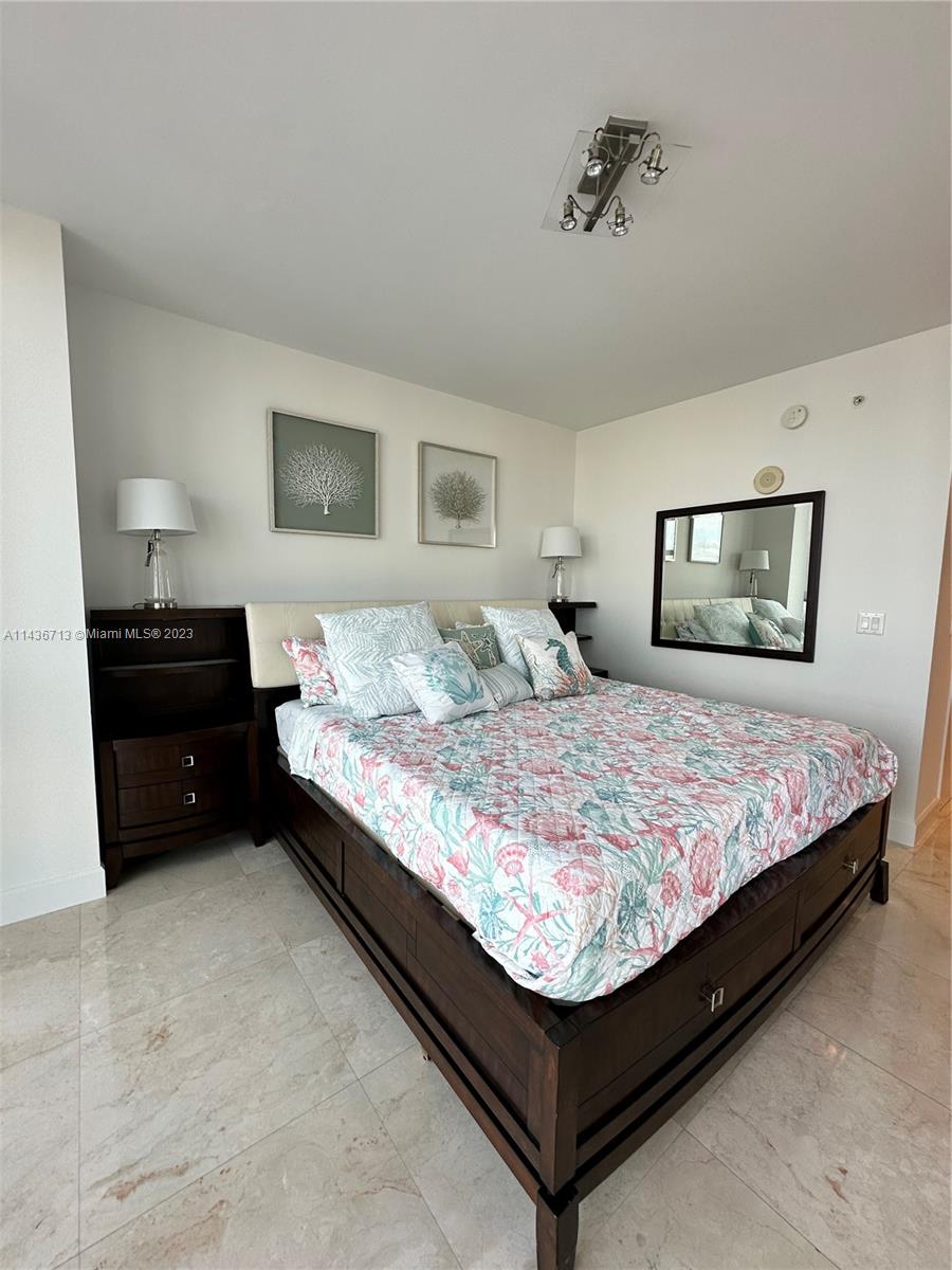 TRUMP ROYALE CONDO - Residential Lease