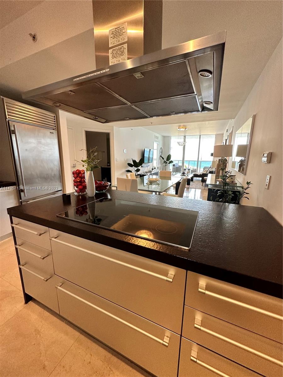 TRUMP ROYALE CONDO - Residential Lease