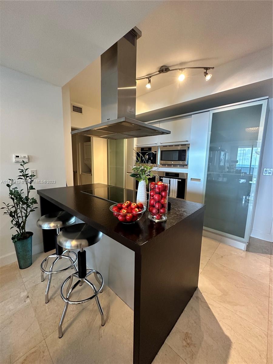 TRUMP ROYALE CONDO - Residential Lease