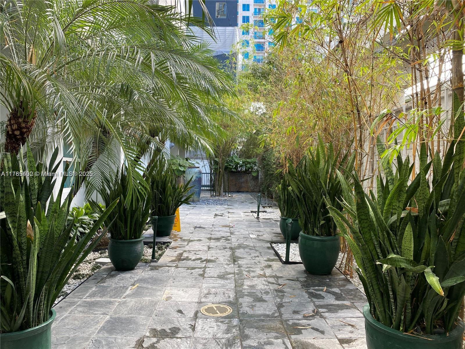 THE LOFT DOWNTOWN CONDO - Residential