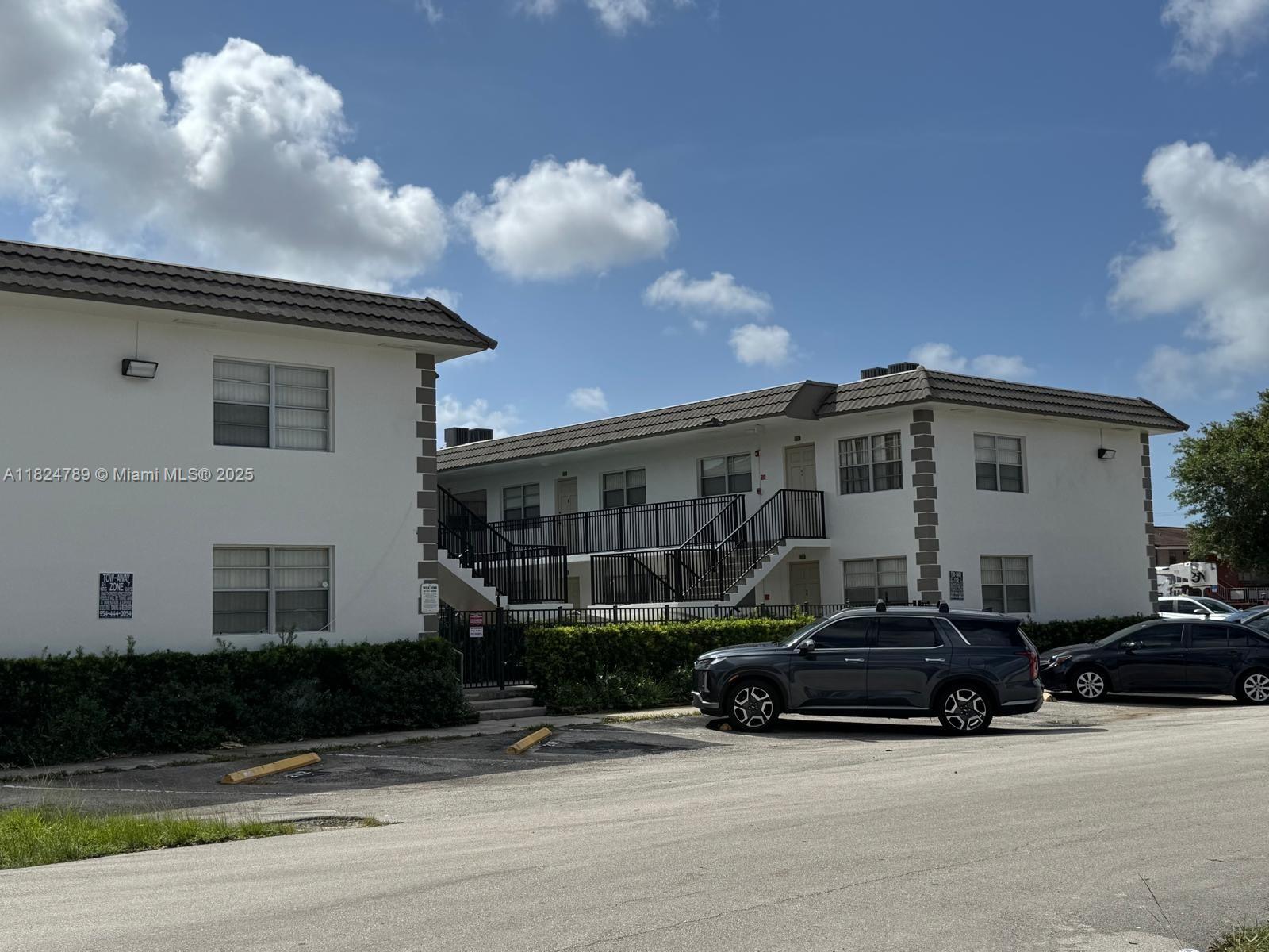 Rental Property at 4933 Hollywood Blvd 105, Hollywood, Broward County, Florida - Bedrooms: 2 
Bathrooms: 2  - $2,295 MO.