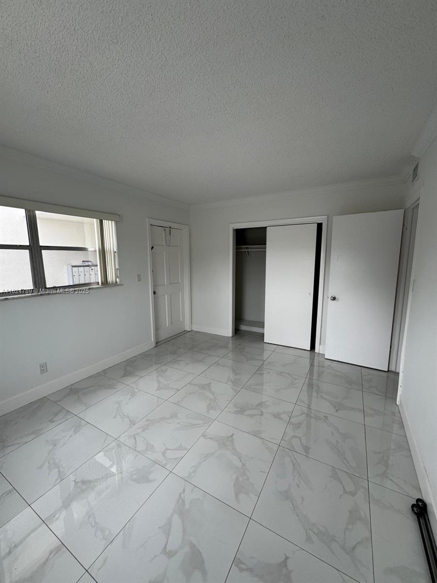 HOLLYWOOD HILLS - Residential Lease