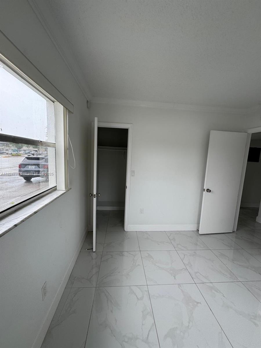 HOLLYWOOD HILLS - Residential Lease