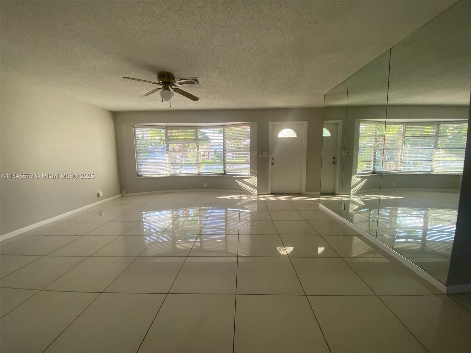 6750 NW 7th Ct, Margate, FL, 33063/$527,000 3 6750 NW 7th Ct