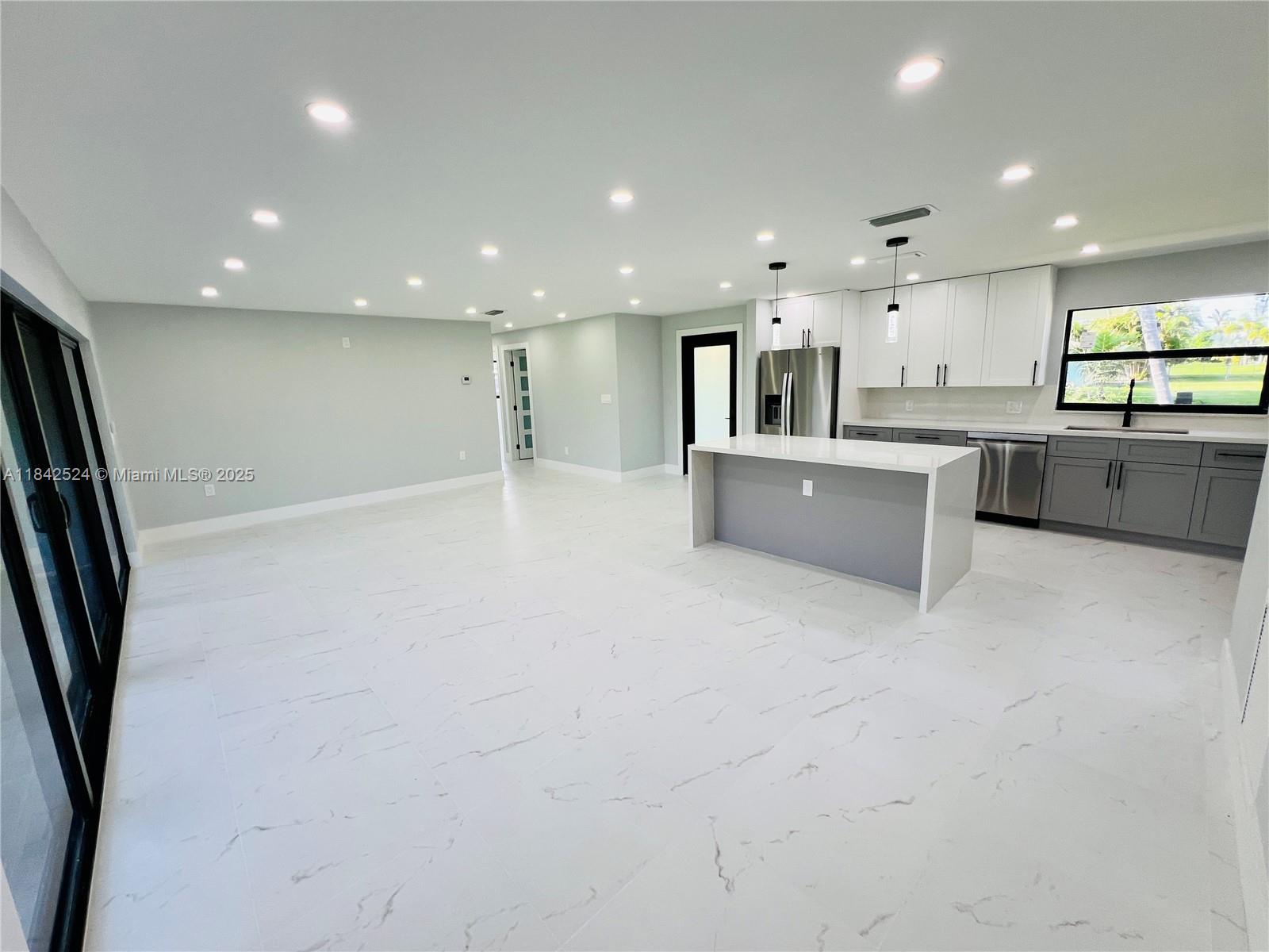 235 SE 44TH ST