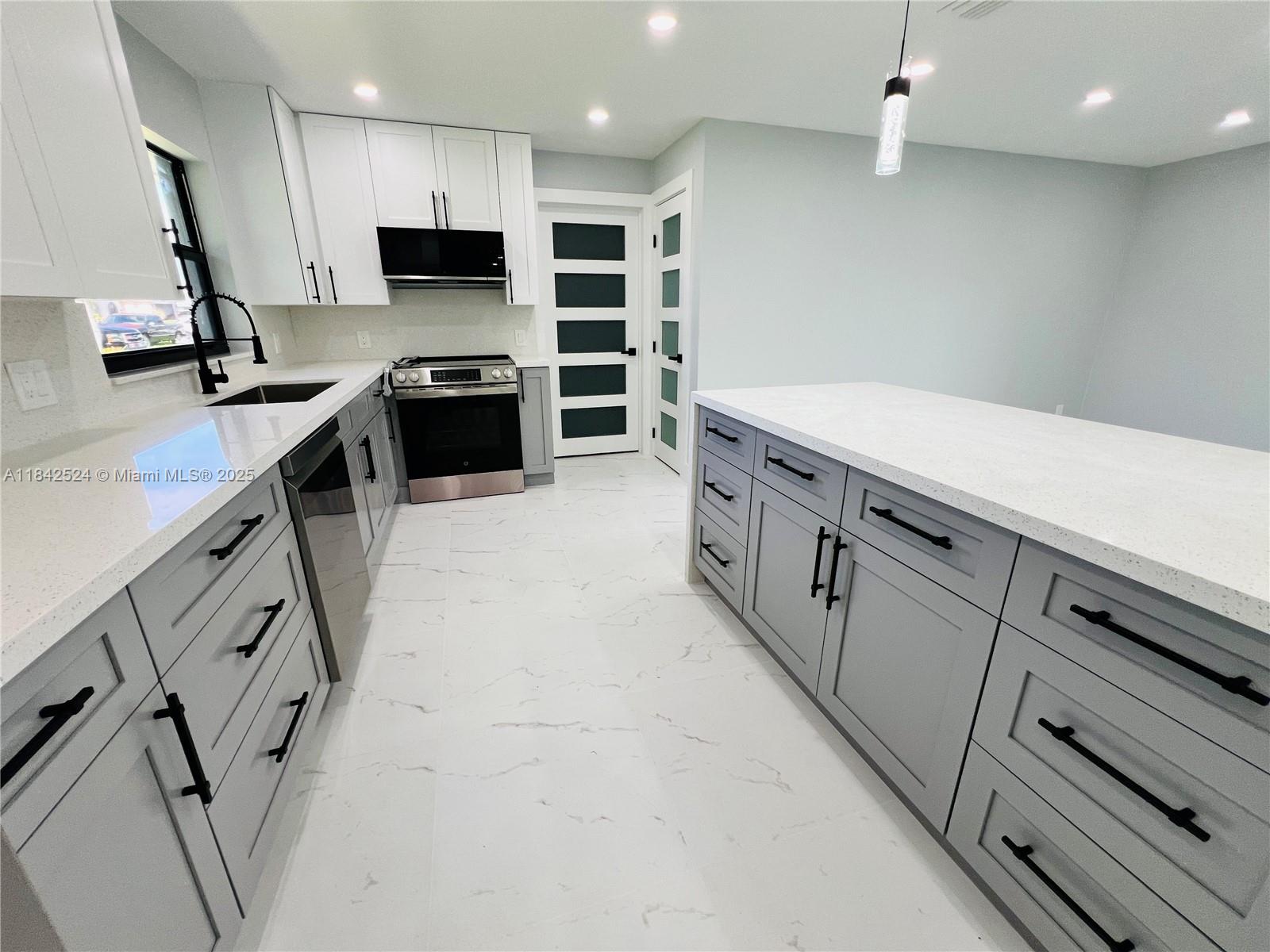 235 SE 44TH ST