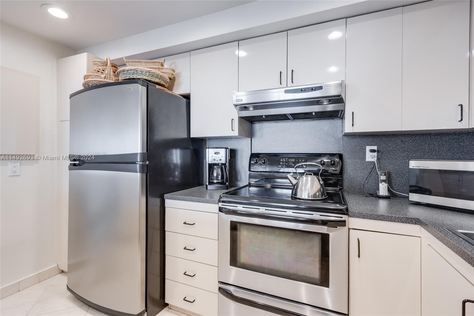 THE CLIPPER AT BISC COVE - Residential