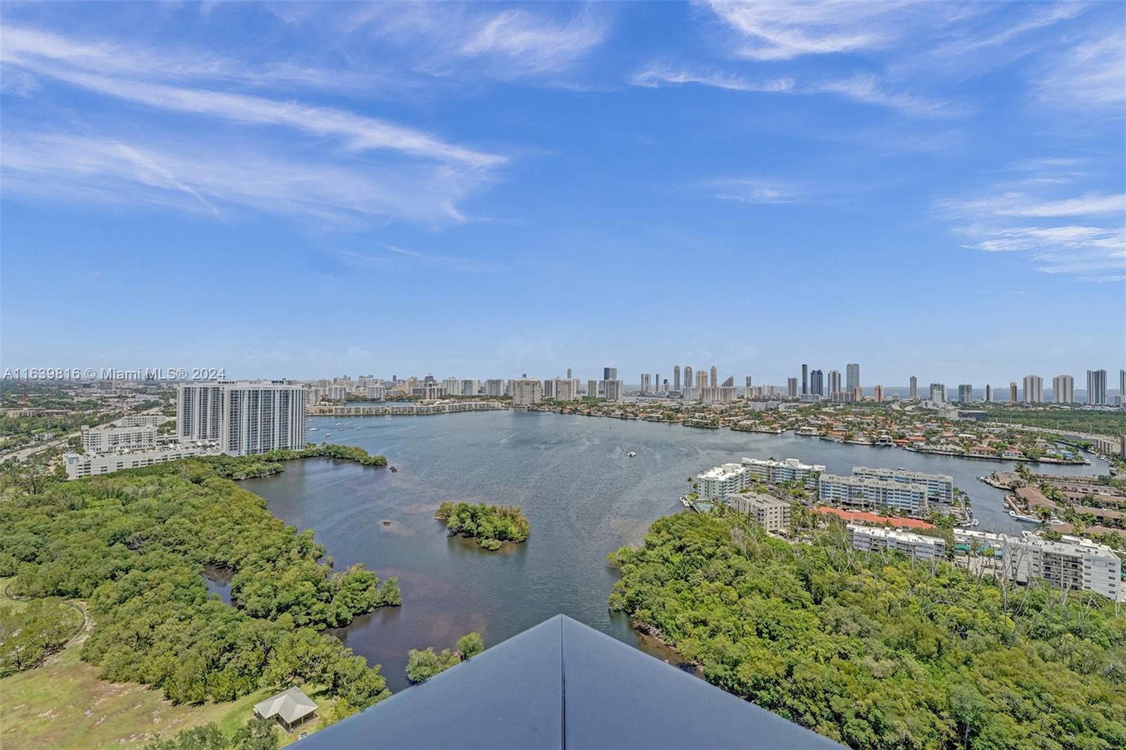 THE HARBOUR NORTH CONDO - Residential Lease