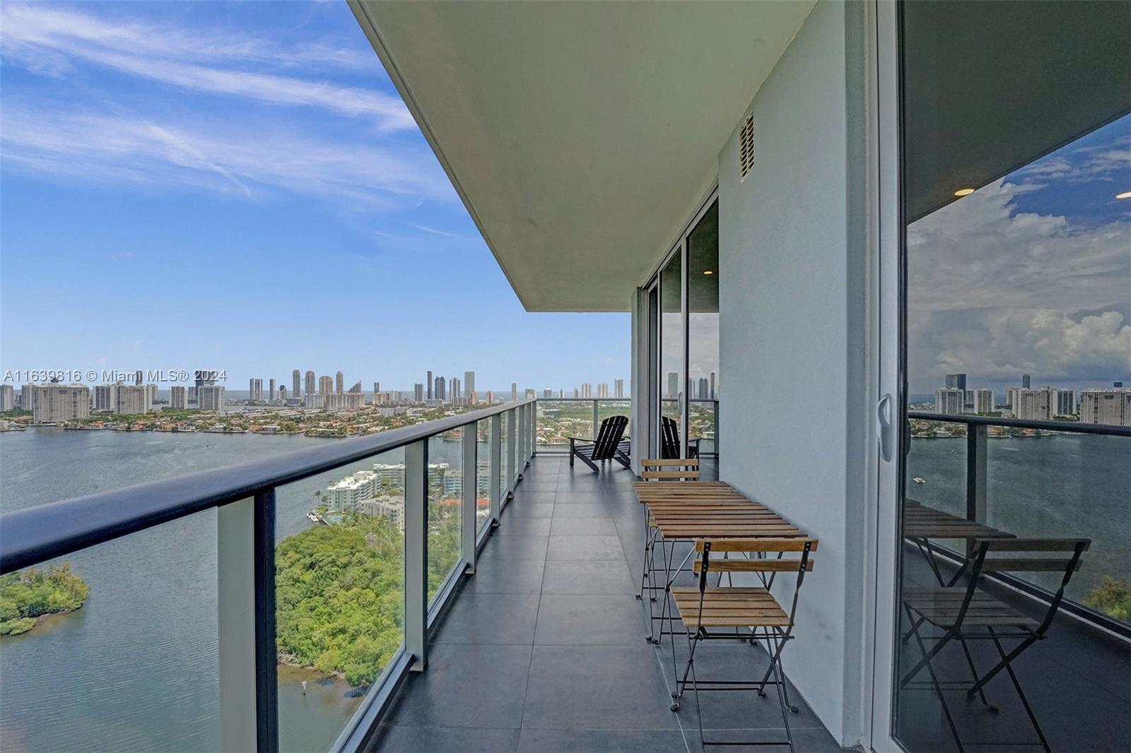 THE HARBOUR NORTH CONDO - Residential Lease