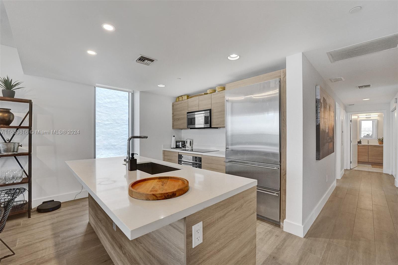 THE HARBOUR NORTH CONDO - Residential Lease