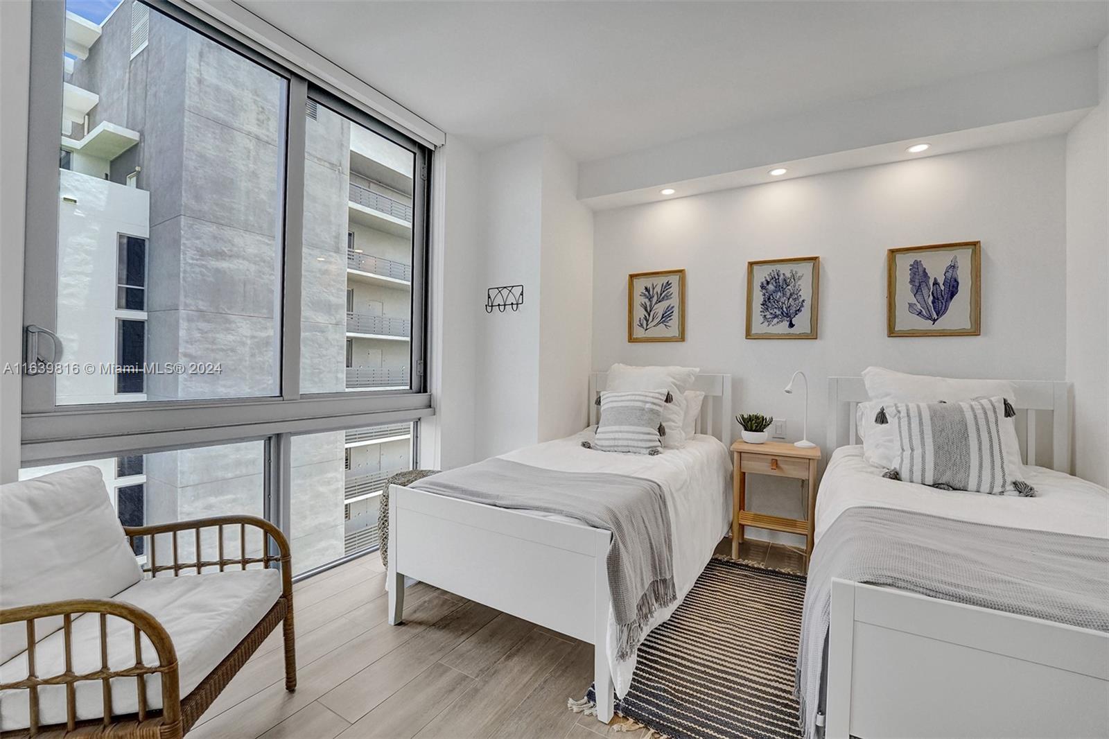 THE HARBOUR NORTH CONDO - Residential Lease