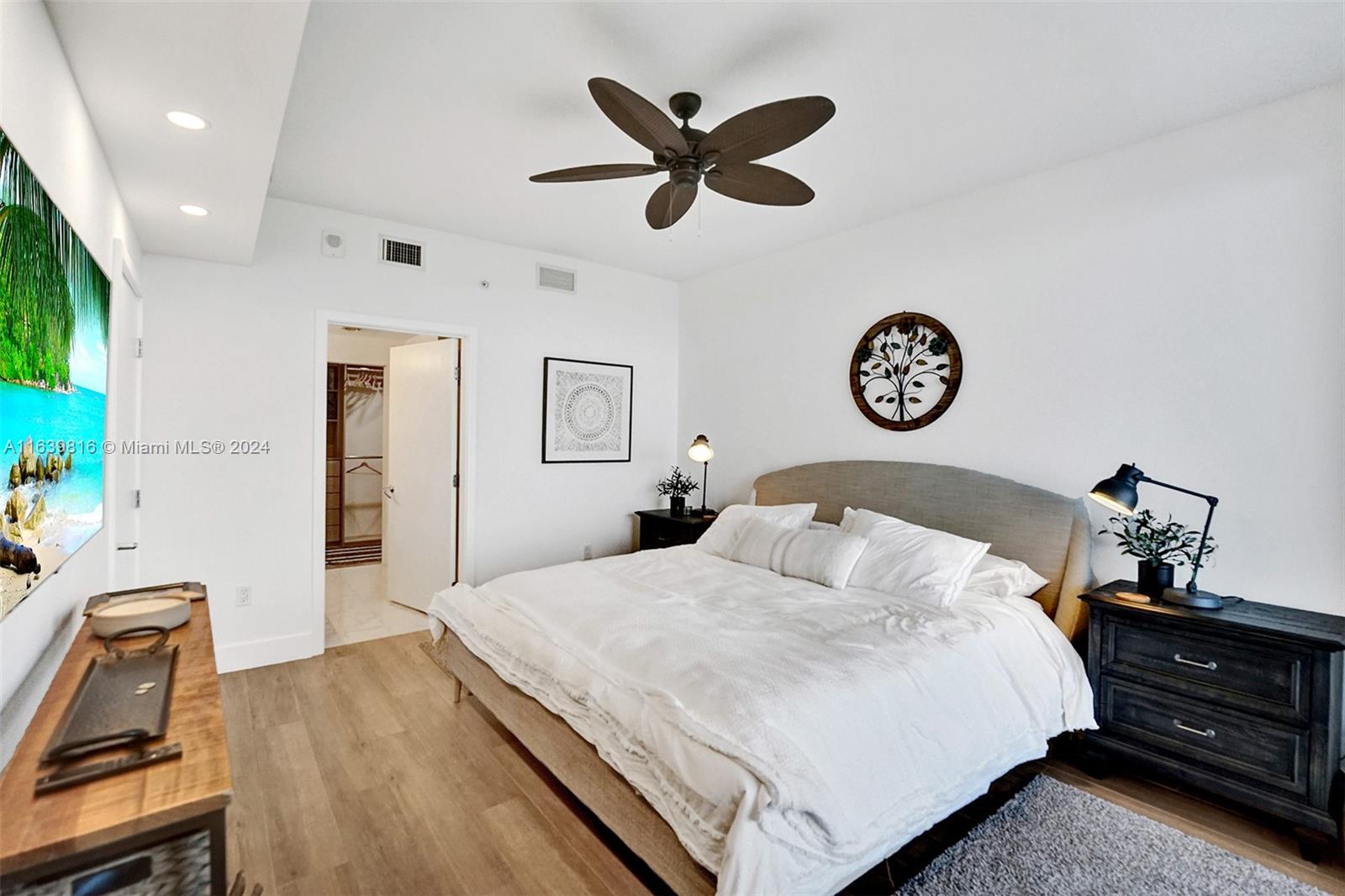 THE HARBOUR NORTH CONDO - Residential Lease