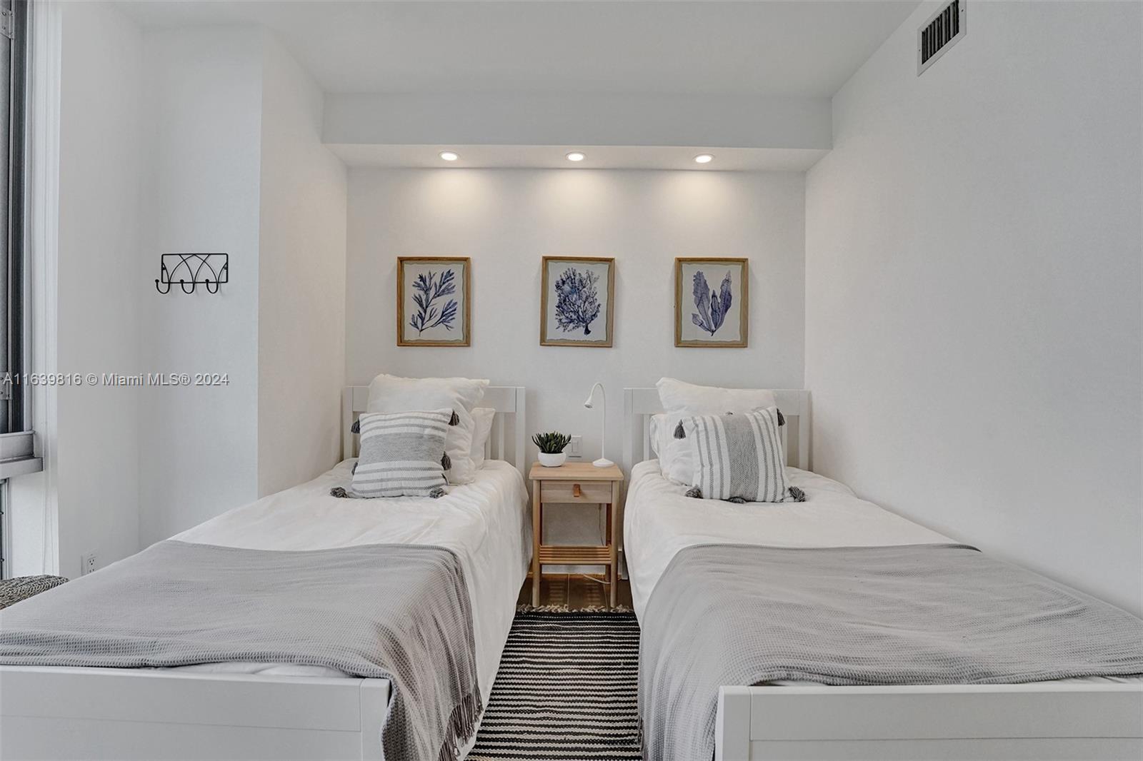 THE HARBOUR NORTH CONDO - Residential Lease