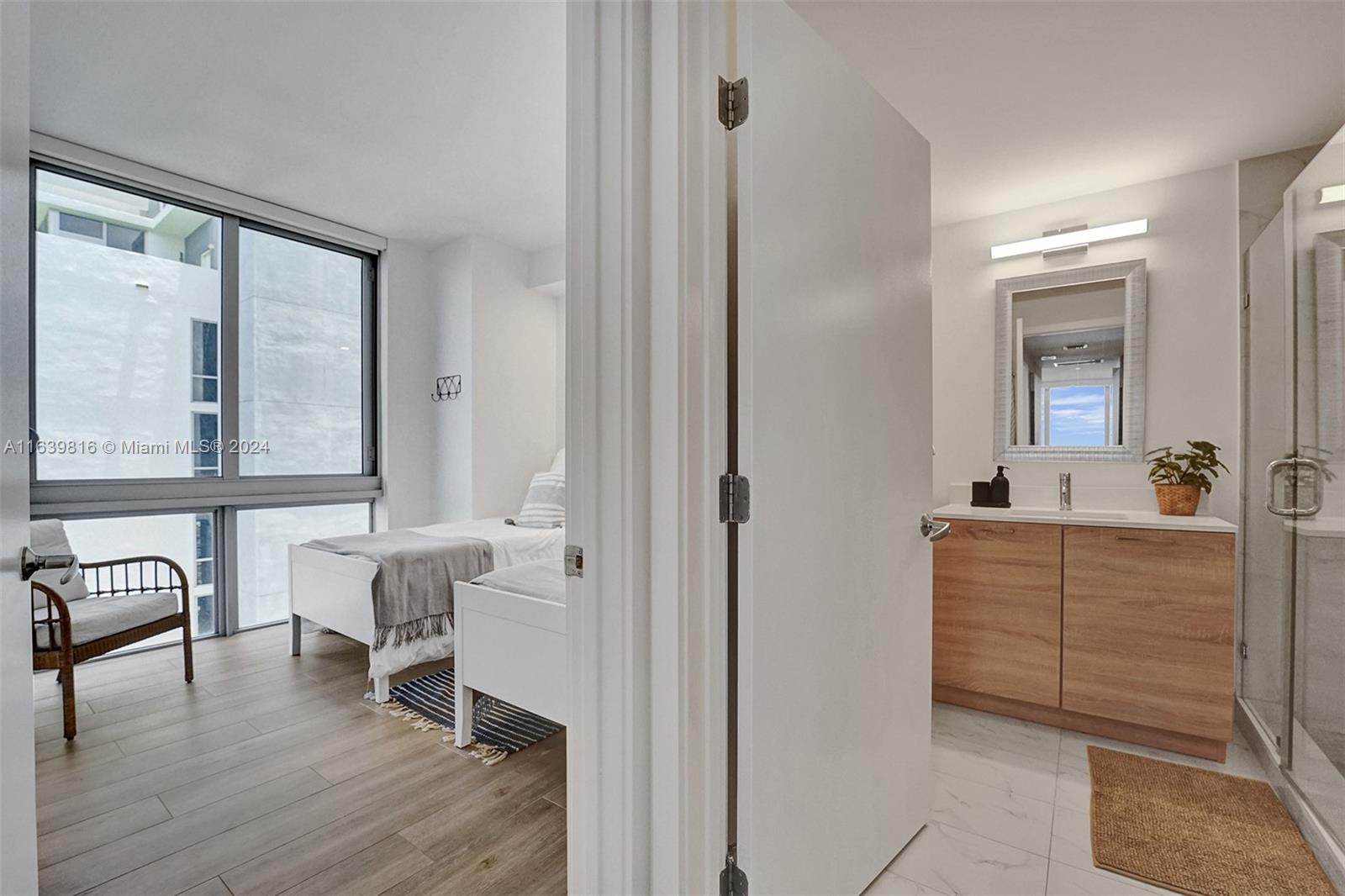 THE HARBOUR NORTH CONDO - Residential Lease