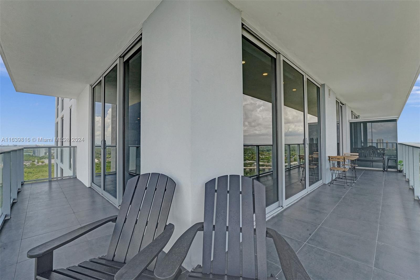 THE HARBOUR NORTH CONDO - Residential Lease