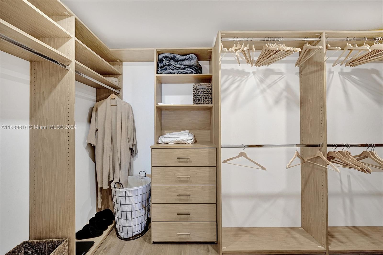 THE HARBOUR NORTH CONDO - Residential Lease