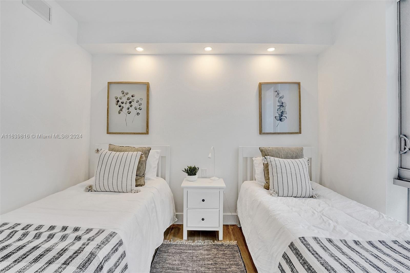 THE HARBOUR NORTH CONDO - Residential Lease