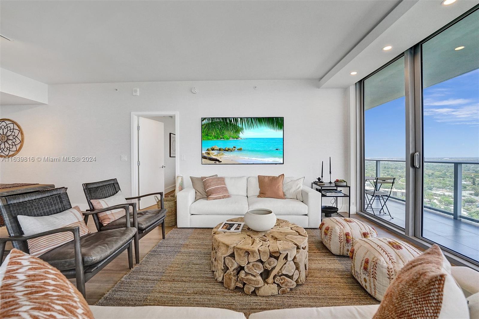 THE HARBOUR NORTH CONDO - Residential Lease