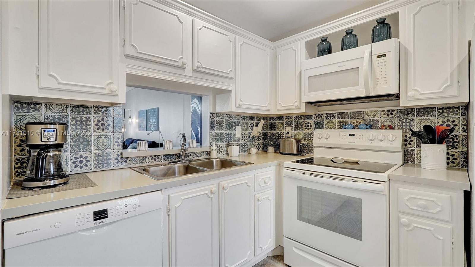 1025 SE 2nd Ave 305