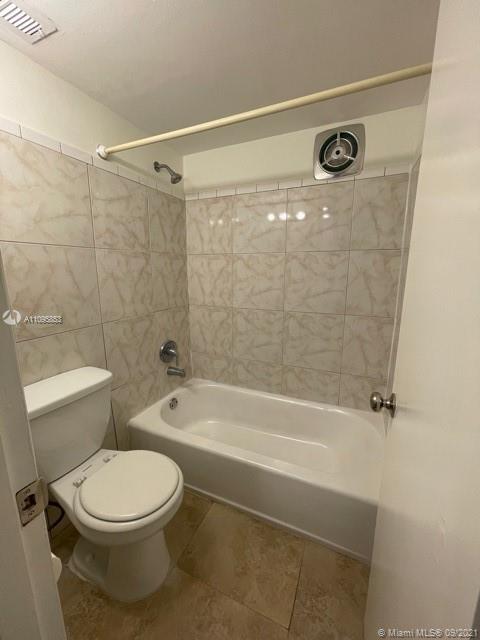 335 NAVARRE CONDO - Residential Lease