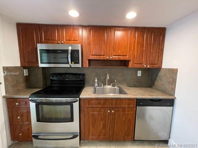 335 NAVARRE CONDO - Residential Lease