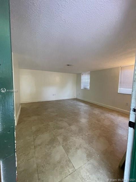 335 NAVARRE CONDO - Residential Lease