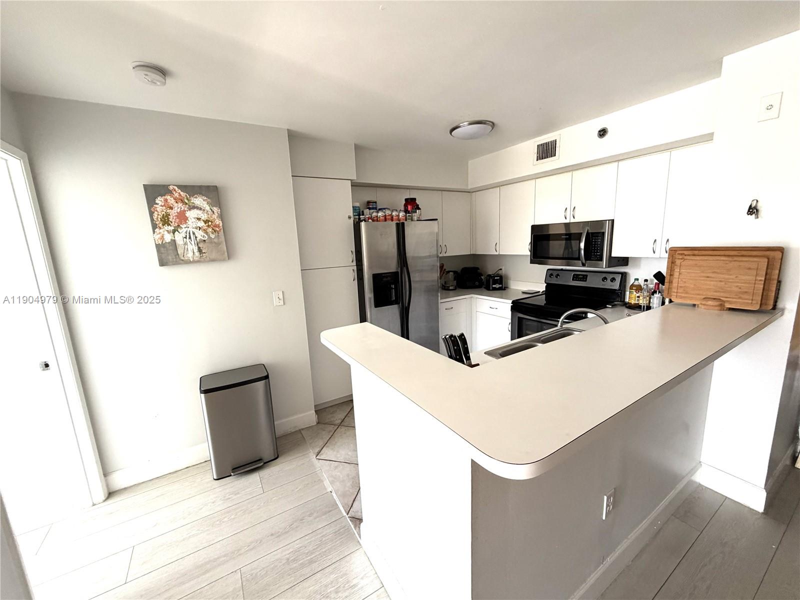 THE YACHT CLUB AT AVENTUR - Residential Lease