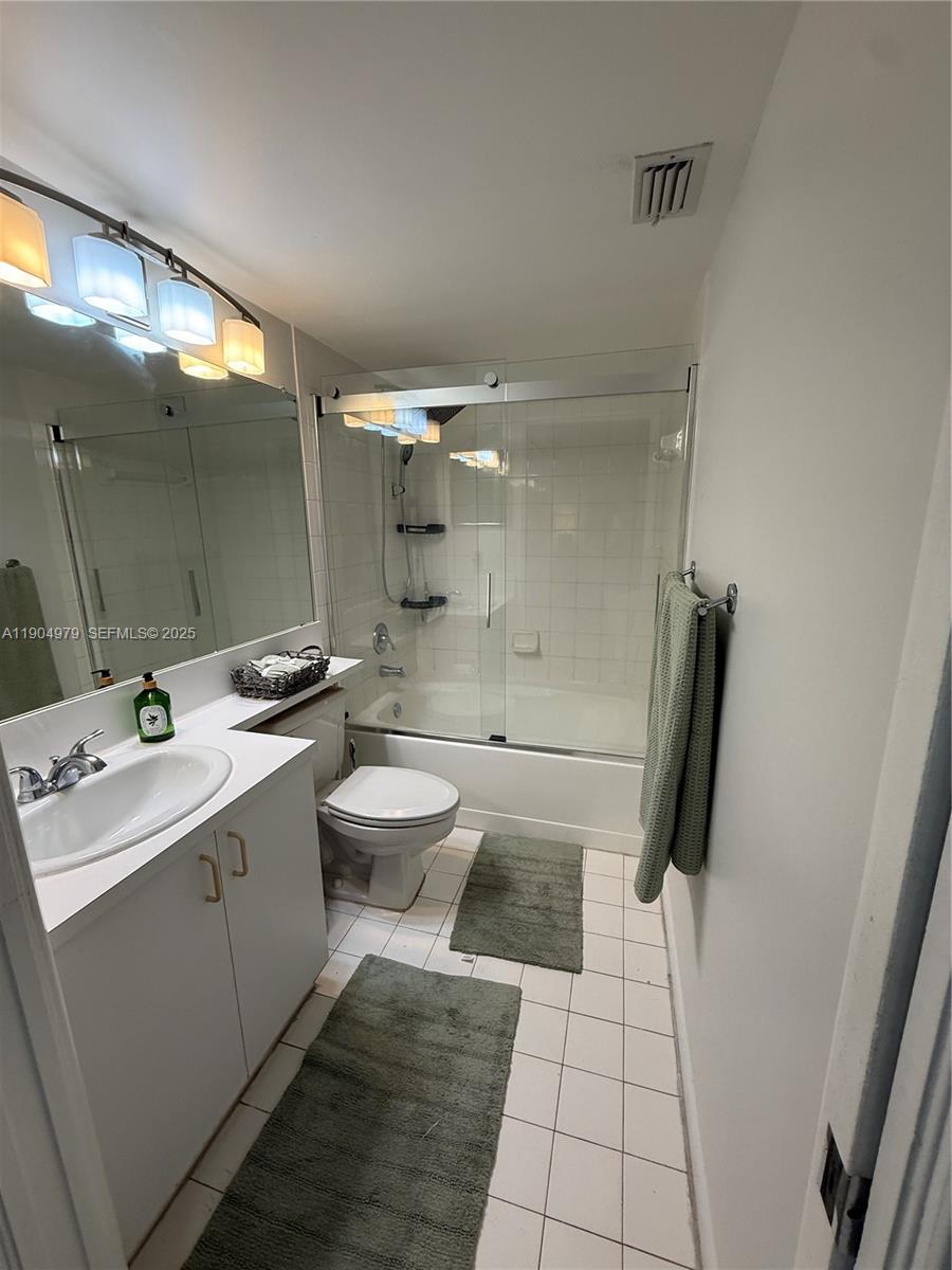 THE YACHT CLUB AT AVENTUR - Residential Lease