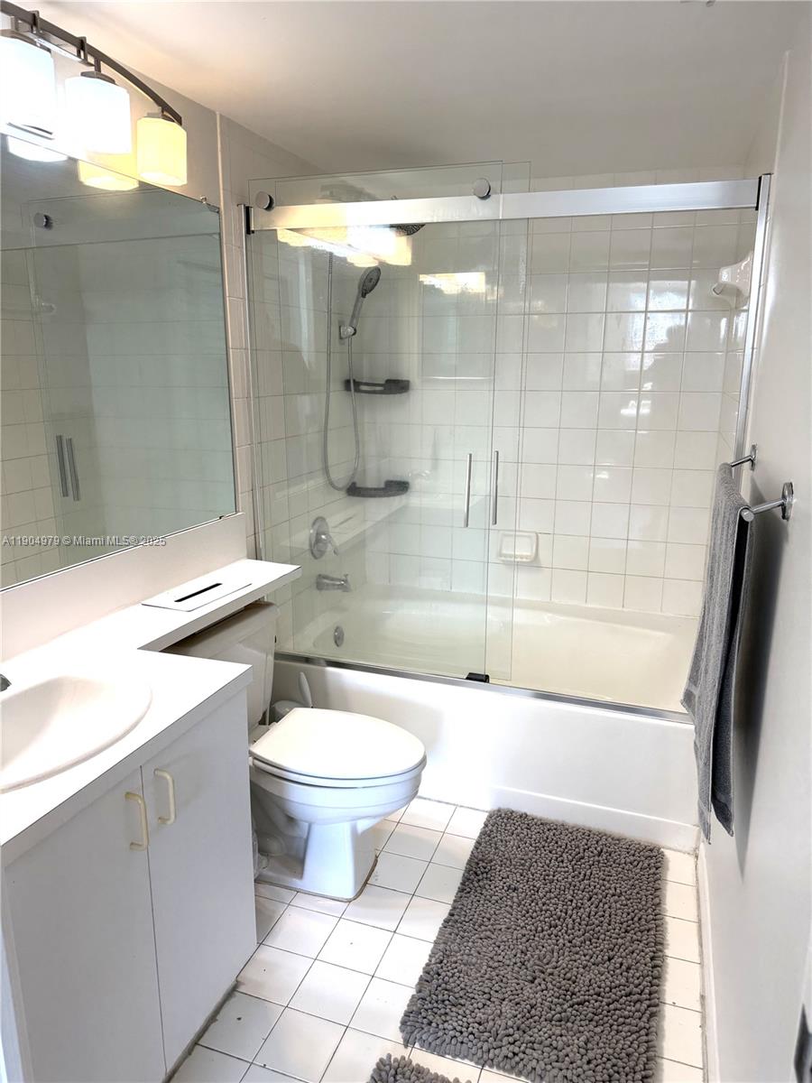 THE YACHT CLUB AT AVENTUR - Residential Lease