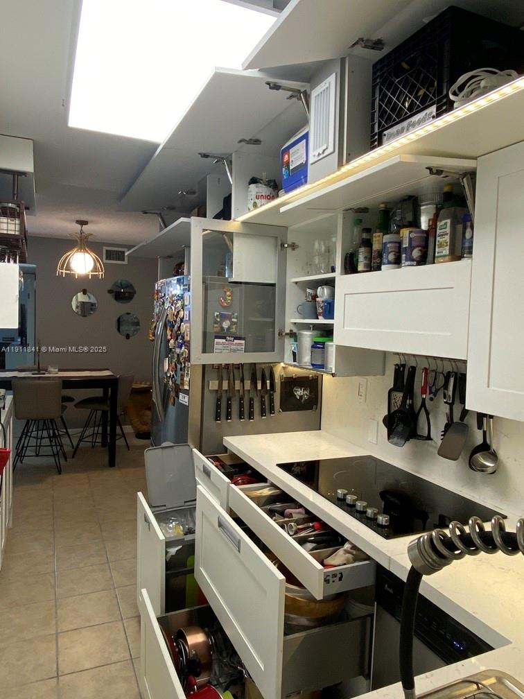 SANTA MONICA CONDOMINIUM - Residential Lease