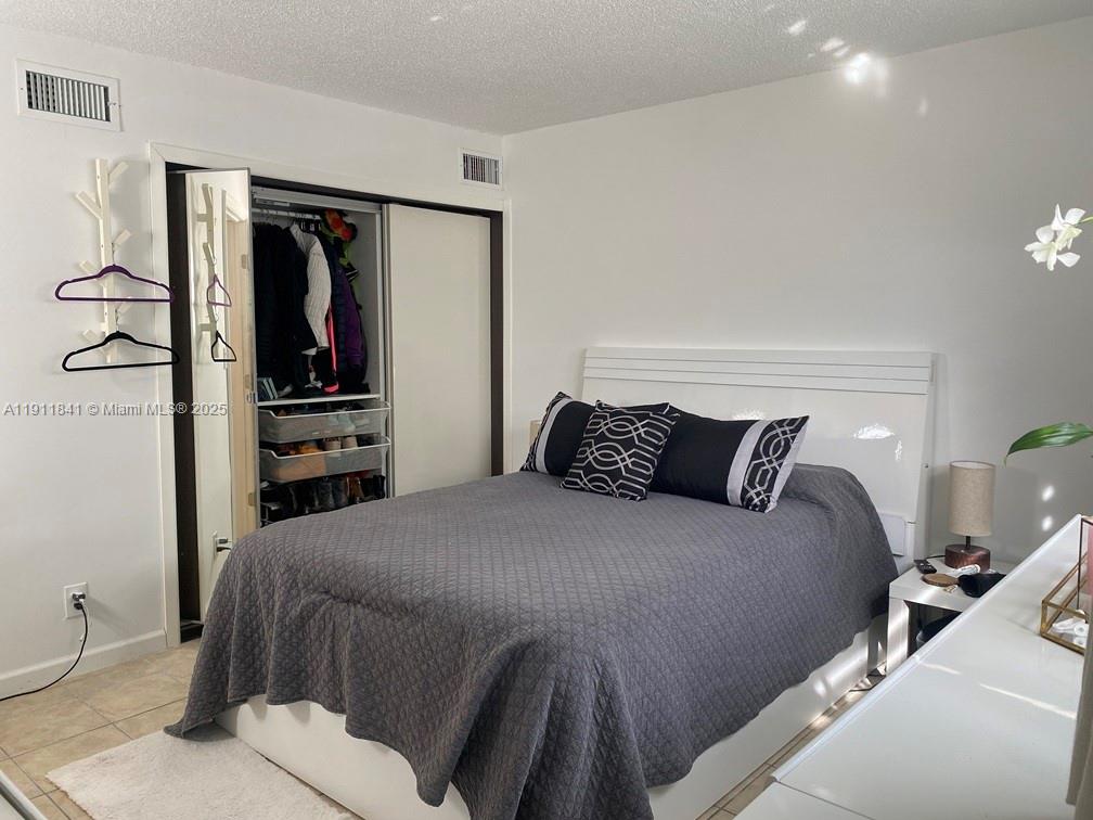 SANTA MONICA CONDOMINIUM - Residential Lease