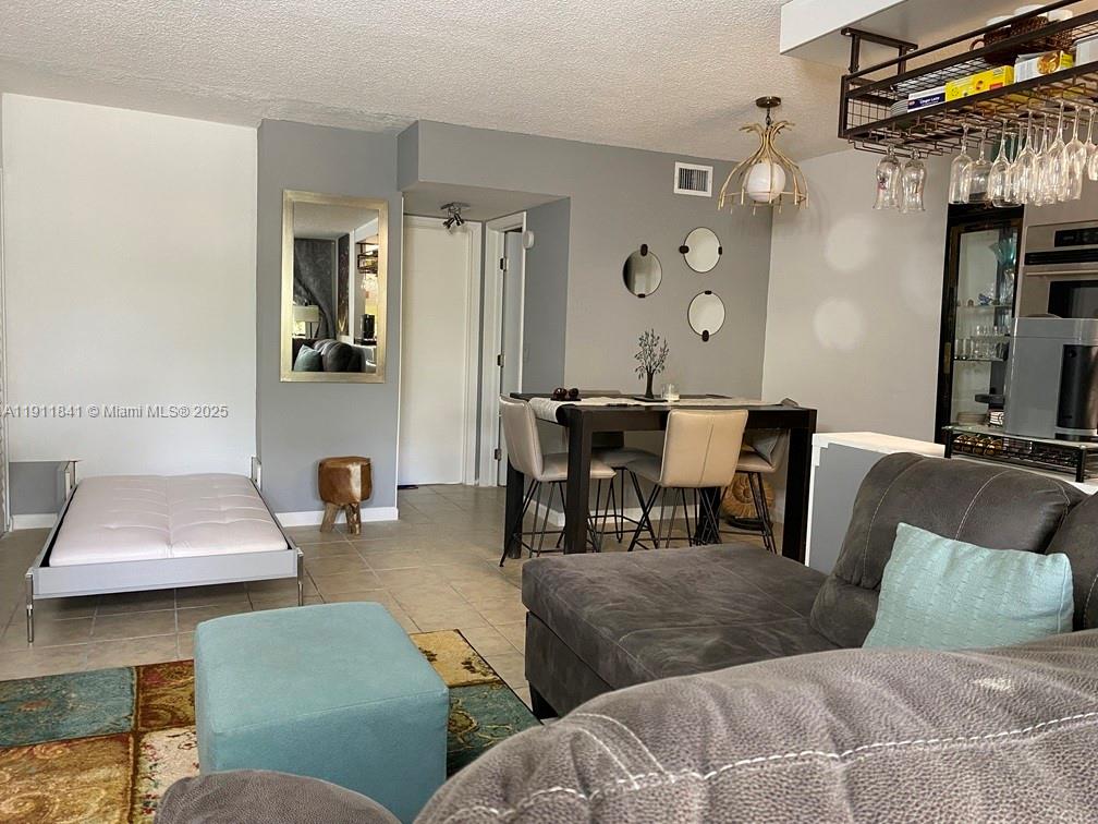 SANTA MONICA CONDOMINIUM - Residential Lease