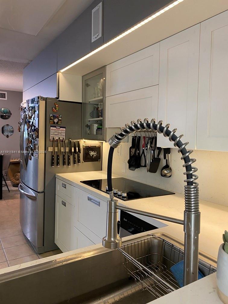 SANTA MONICA CONDOMINIUM - Residential Lease