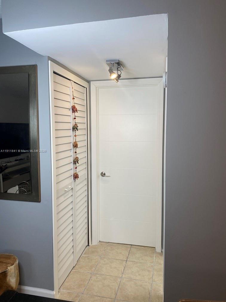 SANTA MONICA CONDOMINIUM - Residential Lease