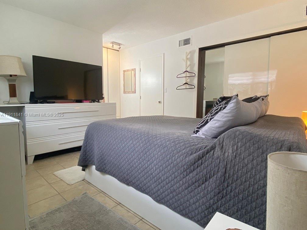 SANTA MONICA CONDOMINIUM - Residential Lease