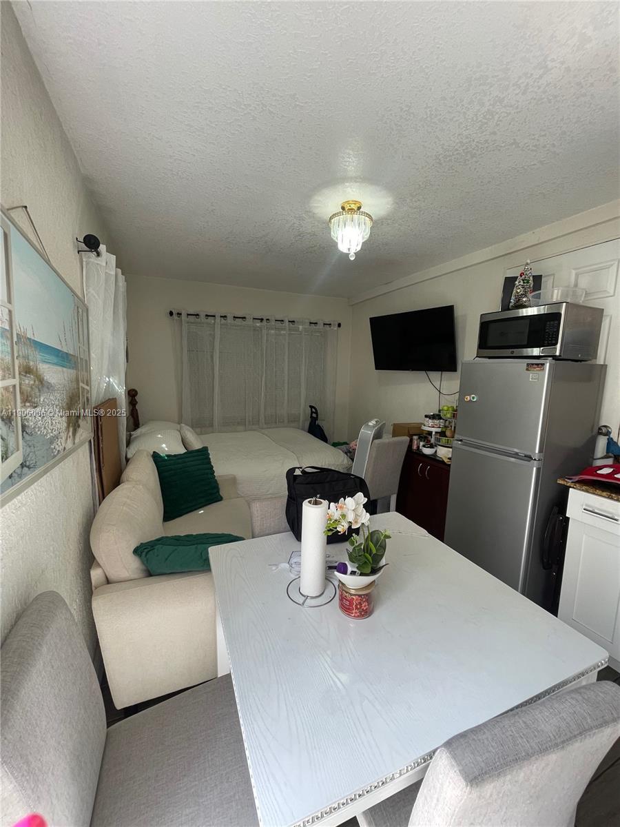 EVERGLADES AVE HTS ADDN - Residential