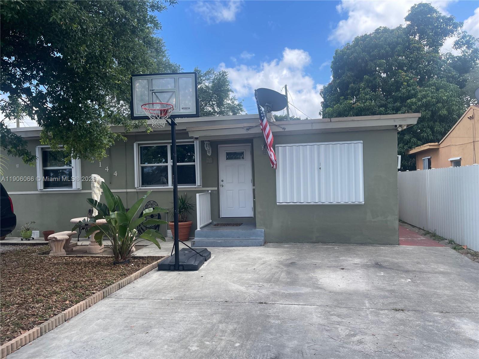 EVERGLADES AVE HTS ADDN - Residential