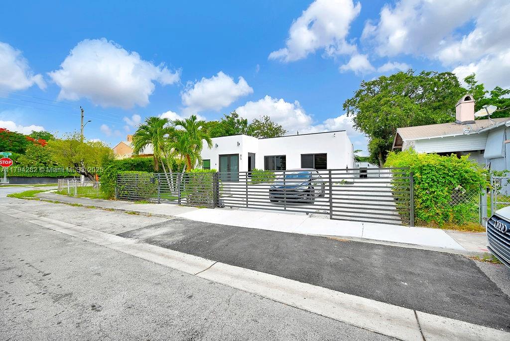 85 NW 47th St