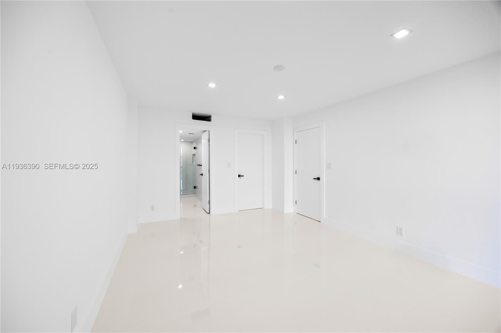 CORONADO CONDO- TOWER II - Residential