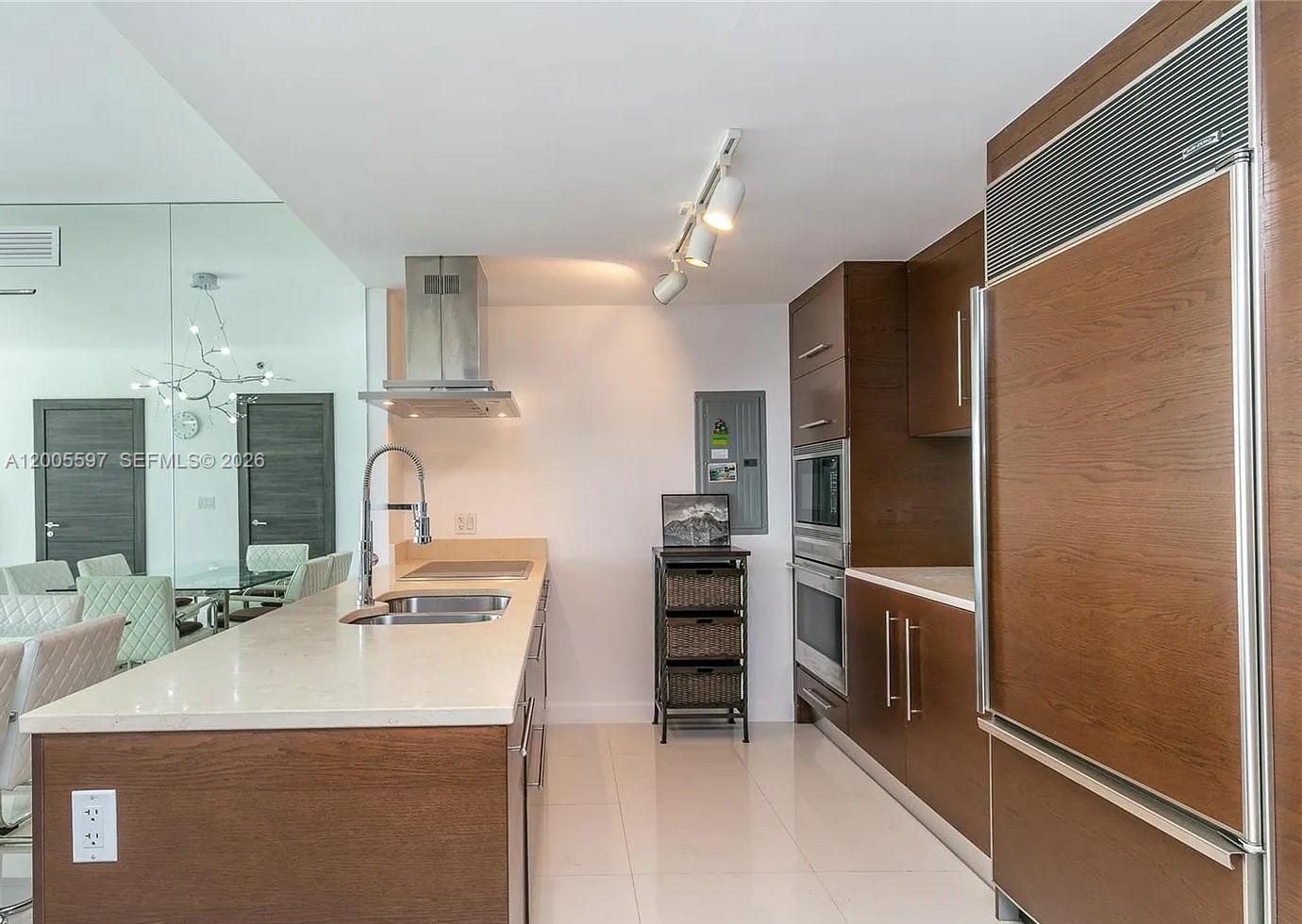 ICON BRICKELL NO TWO - Residential