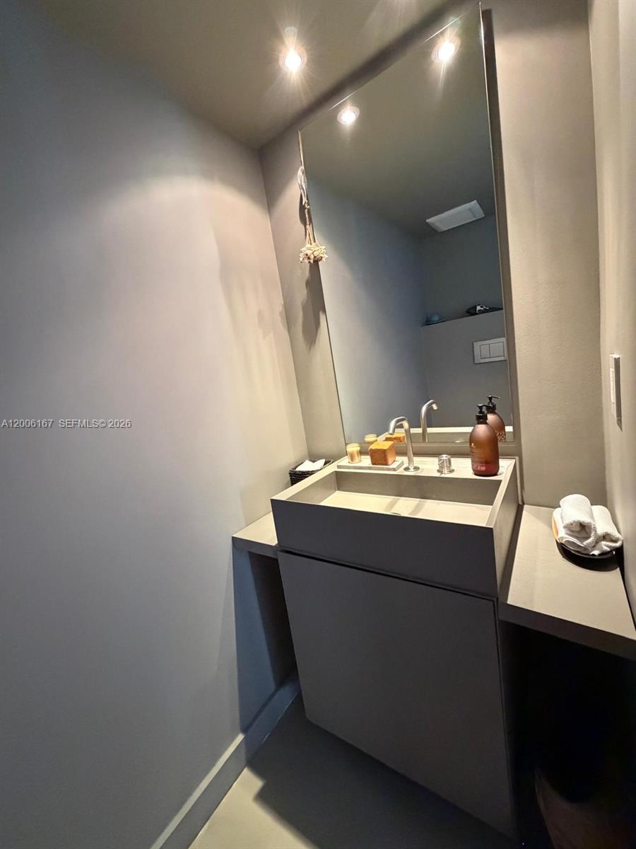 NINE ISLAND AVENUE CONDO - Residential